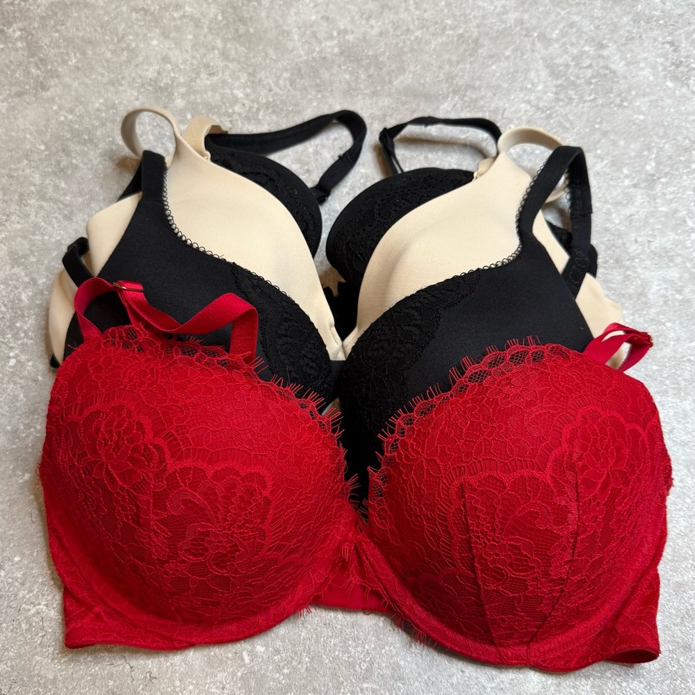 Lot of 4 Victoria’s Secret Padded Bras in black red beige size 34D